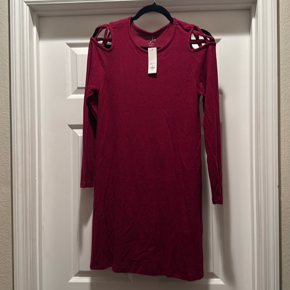 NWT Francesca red dress with cutouts on shouldered. Size M